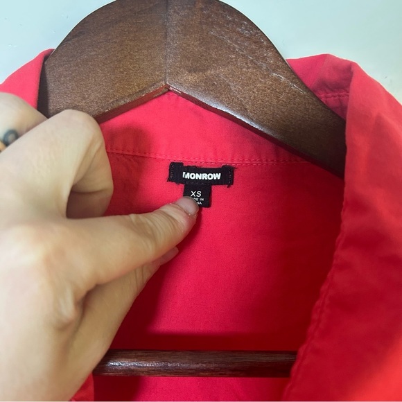 Monrow‎ Red Shirt - Picture 3 of 4